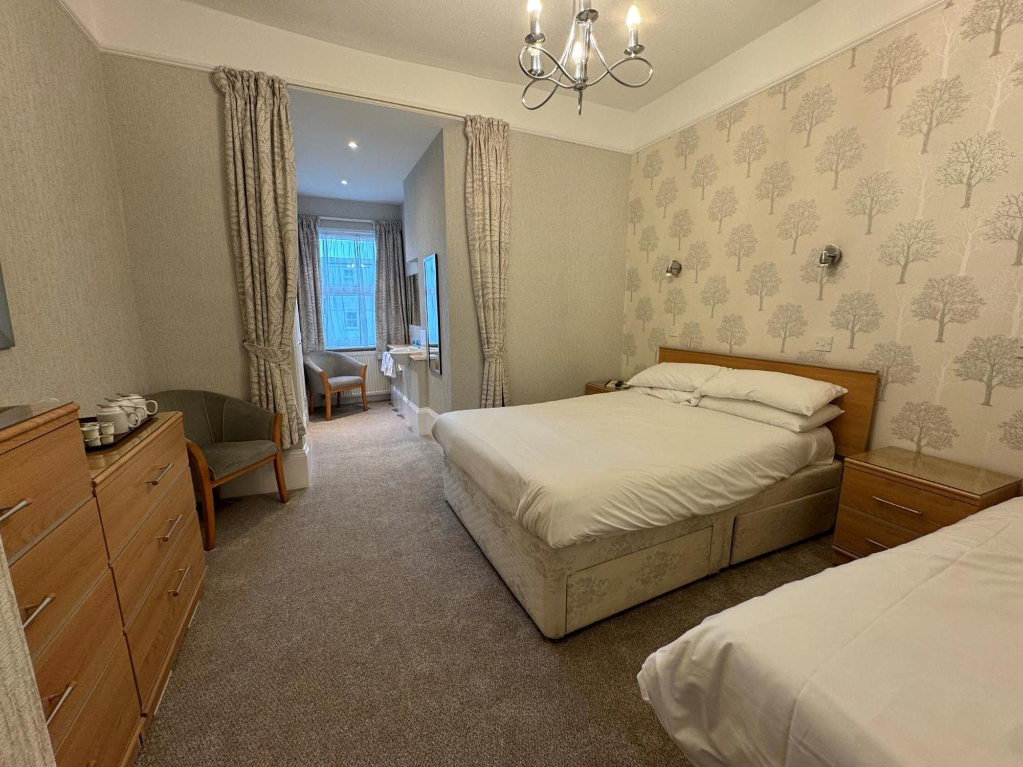 Haddon Hall Hotel Eastbourne Rum bild