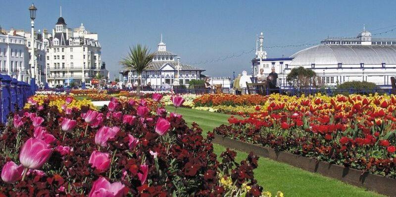 Haddon Hall Hotel Eastbourne Exteriör bild