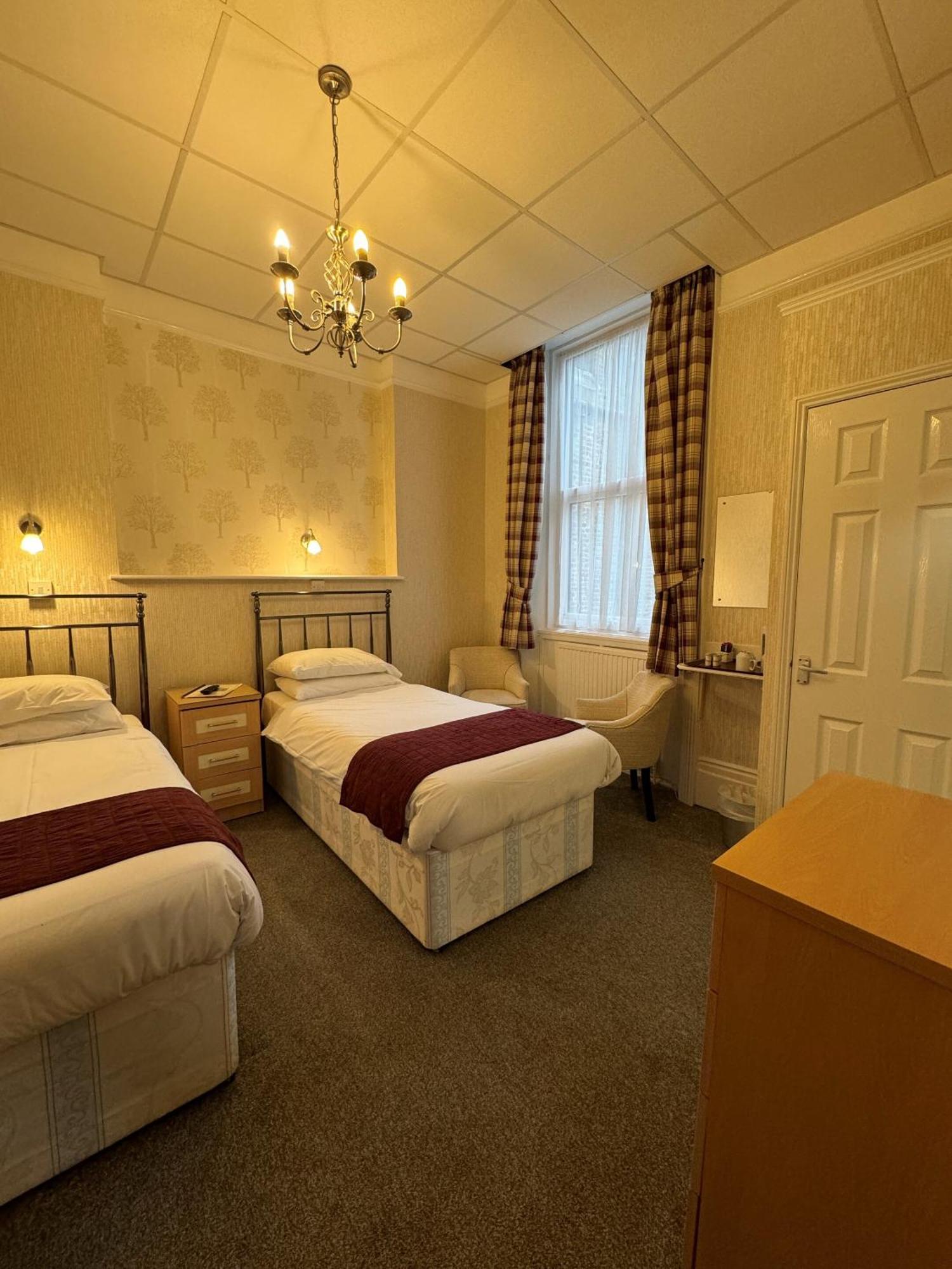 Haddon Hall Hotel Eastbourne Rum bild